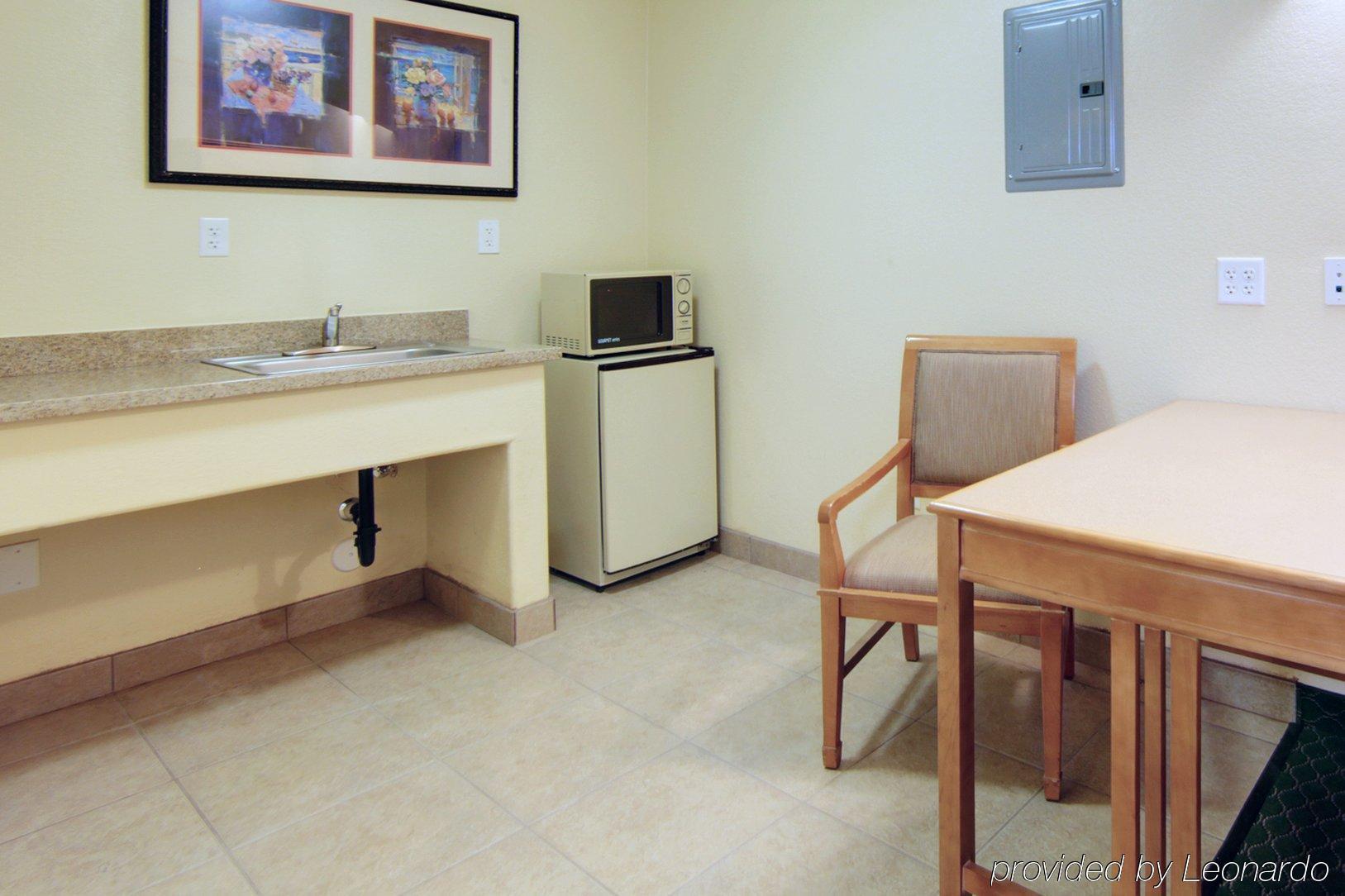 Studio 6-Mesa, Az Bilik gambar