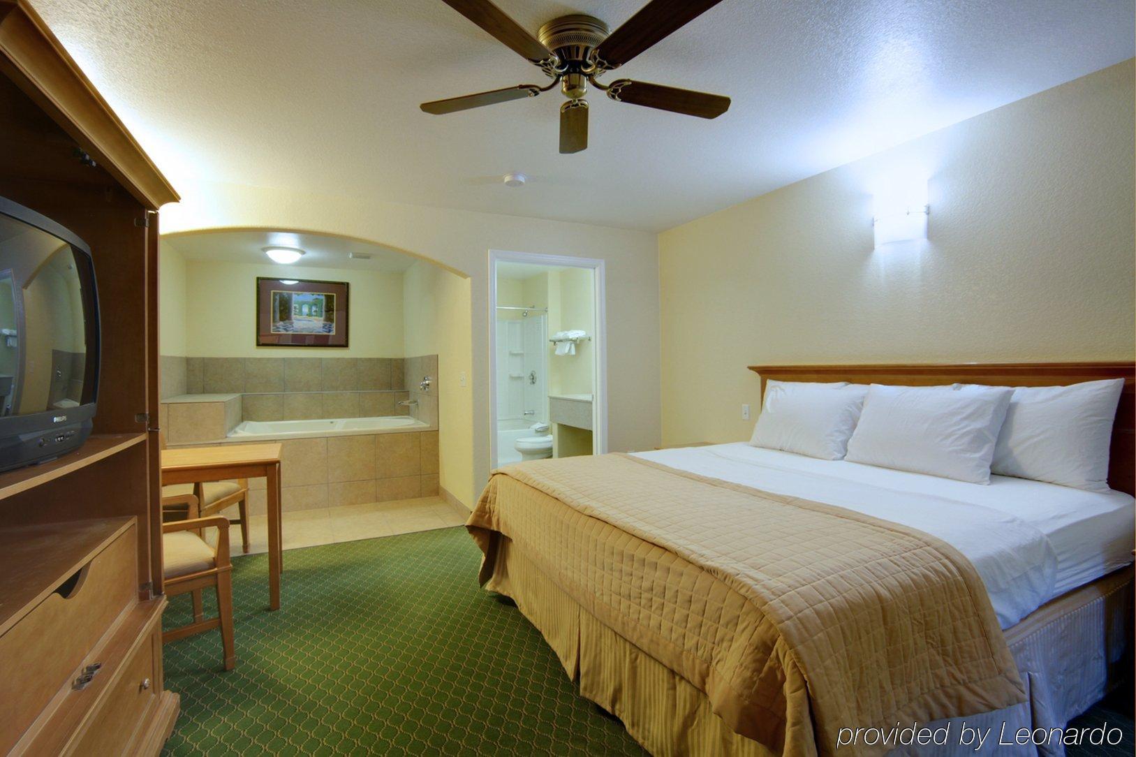 Studio 6-Mesa, Az Bilik gambar