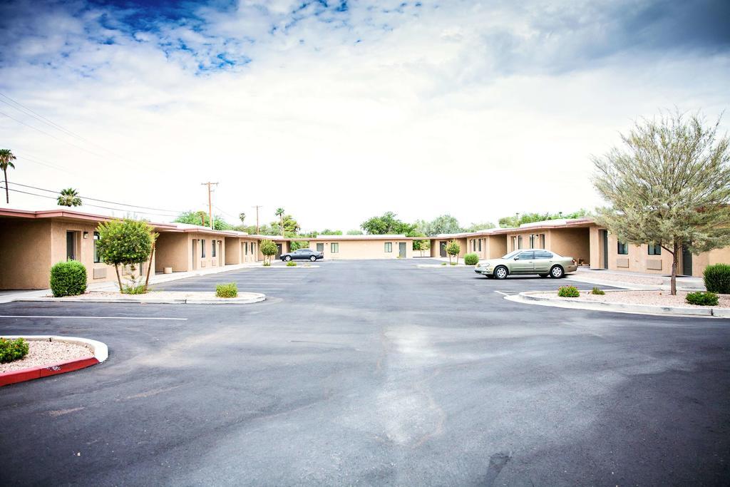 Studio 6-Mesa, Az Luaran gambar