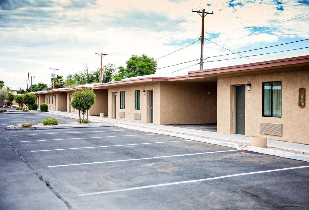 Studio 6-Mesa, Az Luaran gambar