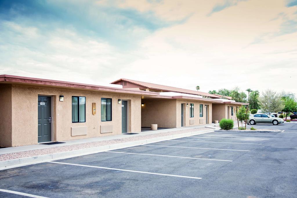 Studio 6-Mesa, Az Luaran gambar