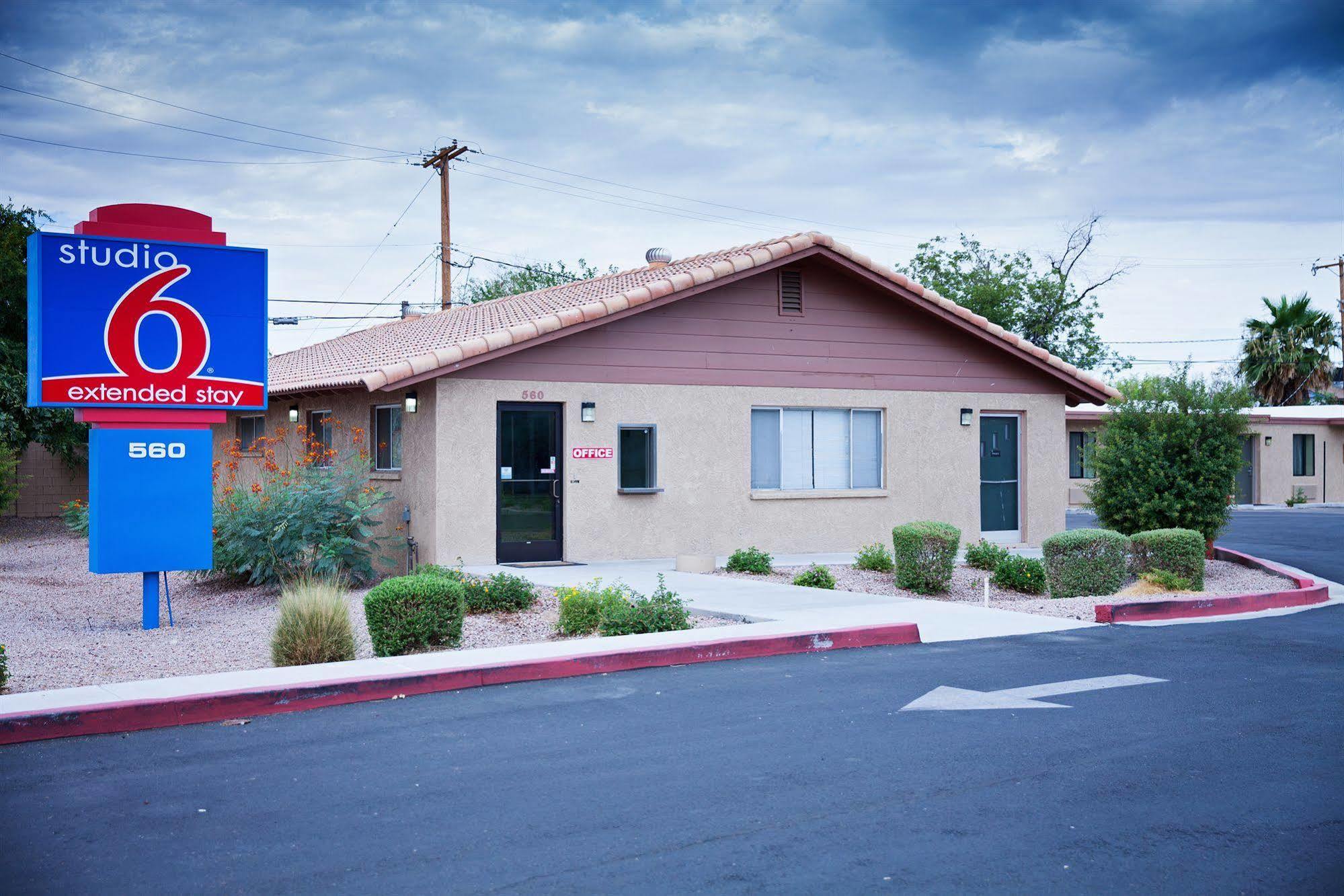 Studio 6-Mesa, Az Luaran gambar