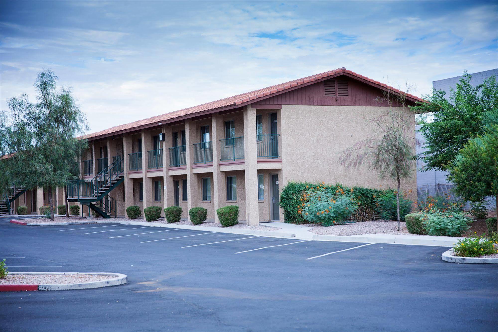 Studio 6-Mesa, Az Luaran gambar